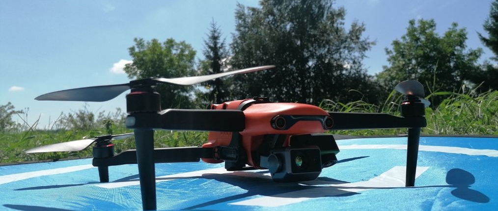 dron wielowirnikowiec Autel EVO II